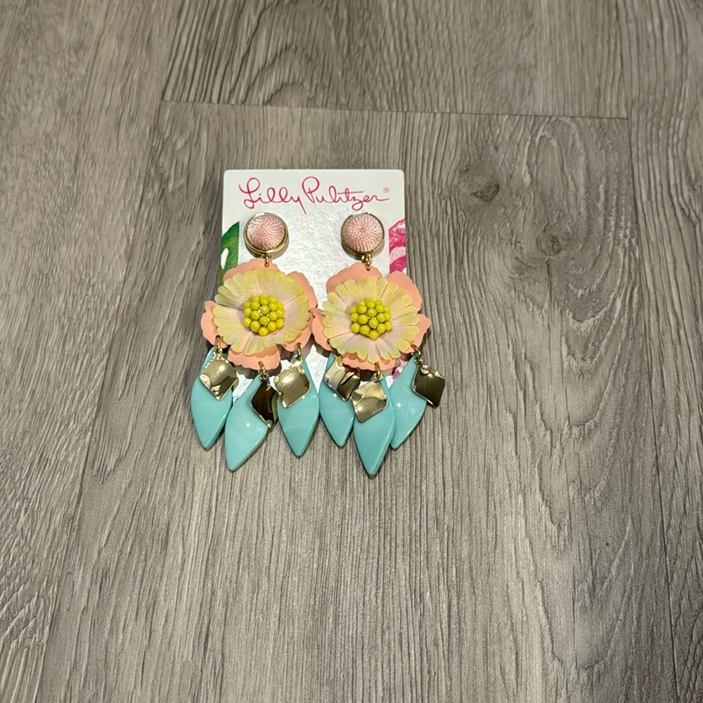 Lilly Pulitzer earrings. NWT